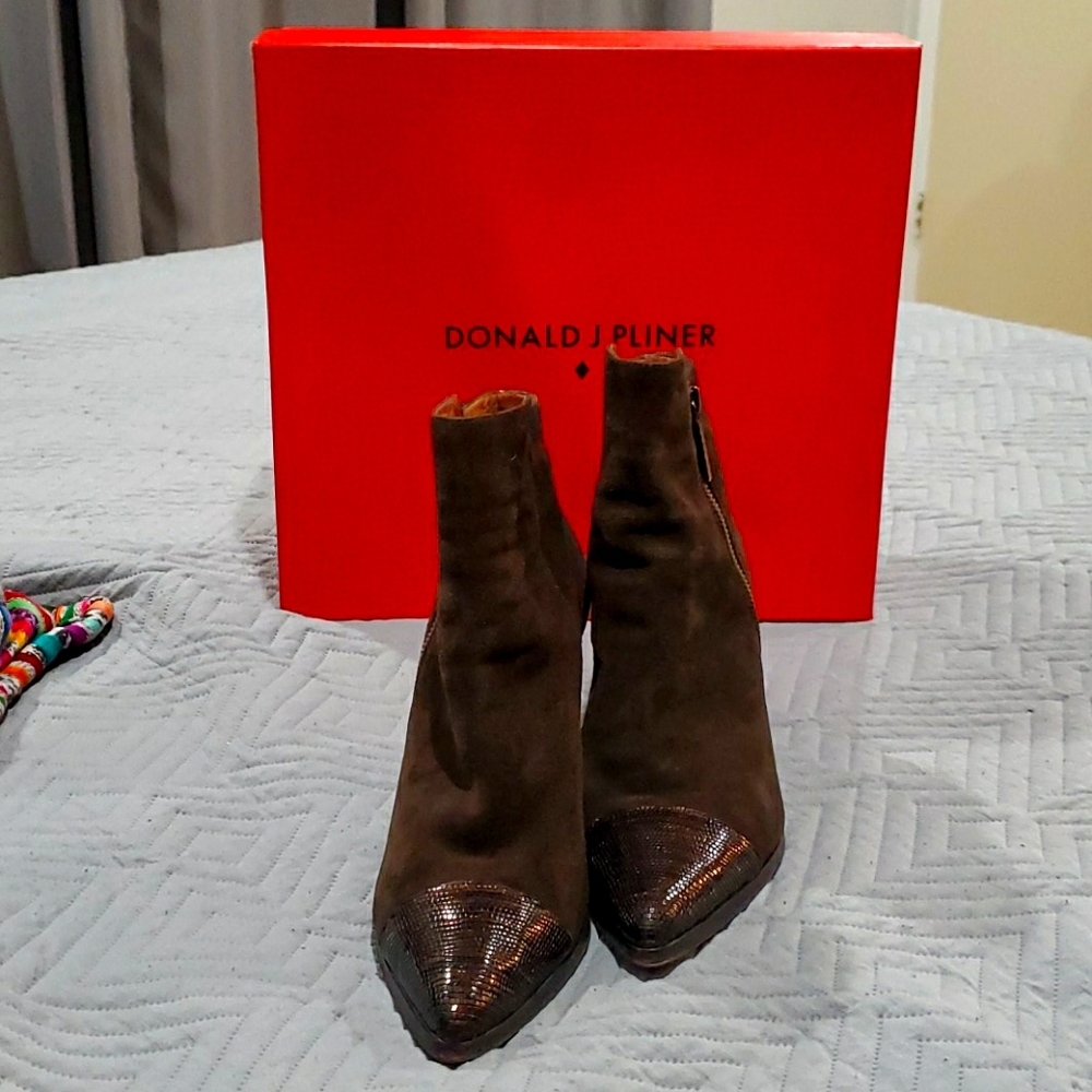 Donald Pliner brown suede booties